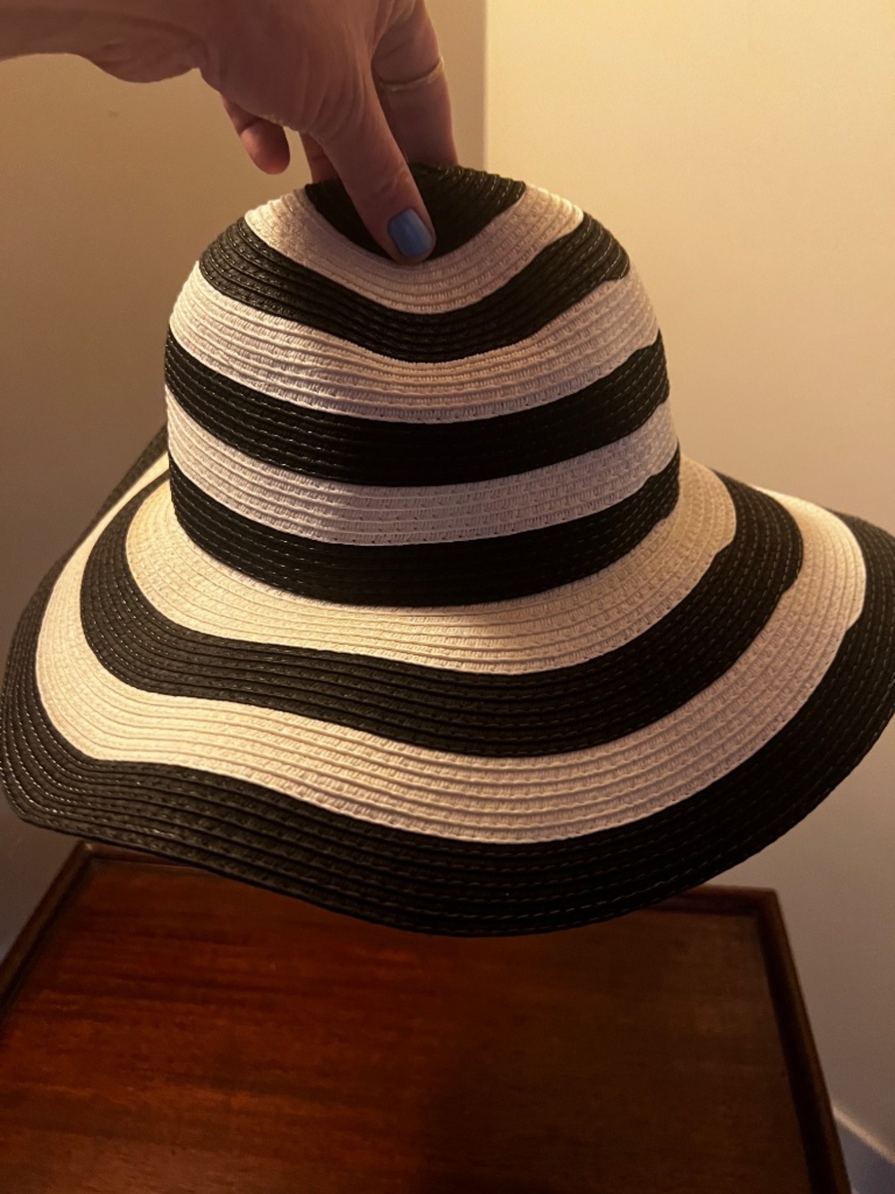 Hat - Picture 2 of 4